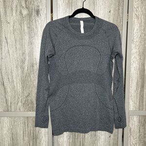 Lululemon Swiftly Tech Top Size 8 Long Sleeves Gray Color